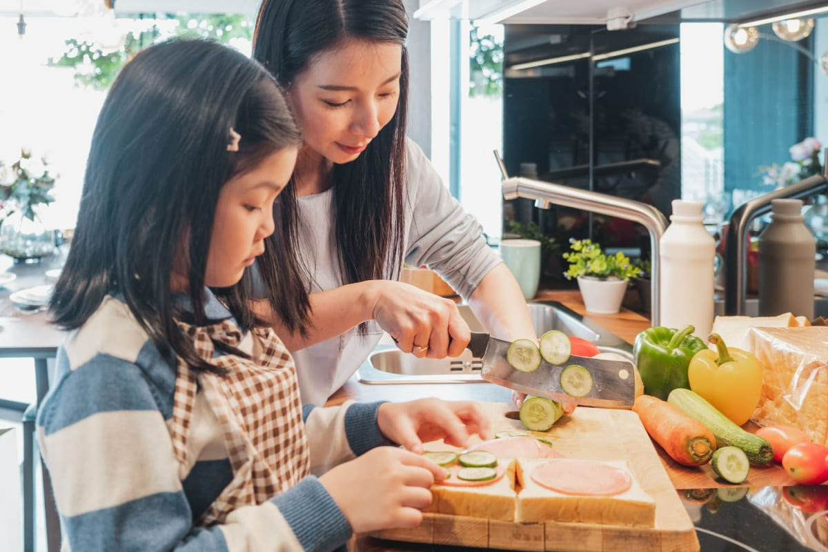 子供と料理をする